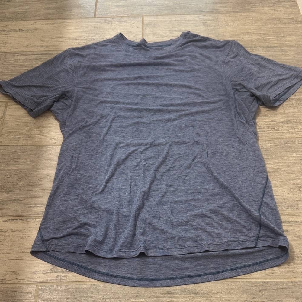 Lululemon Men's Blue T-Shirt
